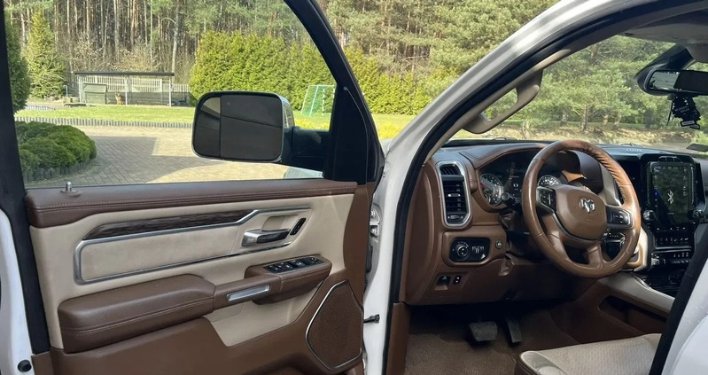 Dodge RAM cena 159000 przebieg: 51000, rok produkcji 2019 z Czersk małe 106